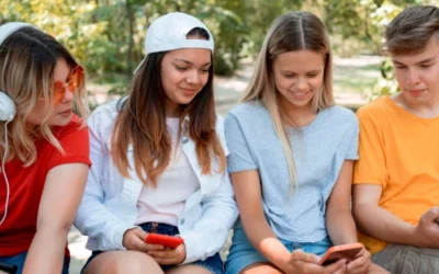 Adolescenti e Social-izzazione
